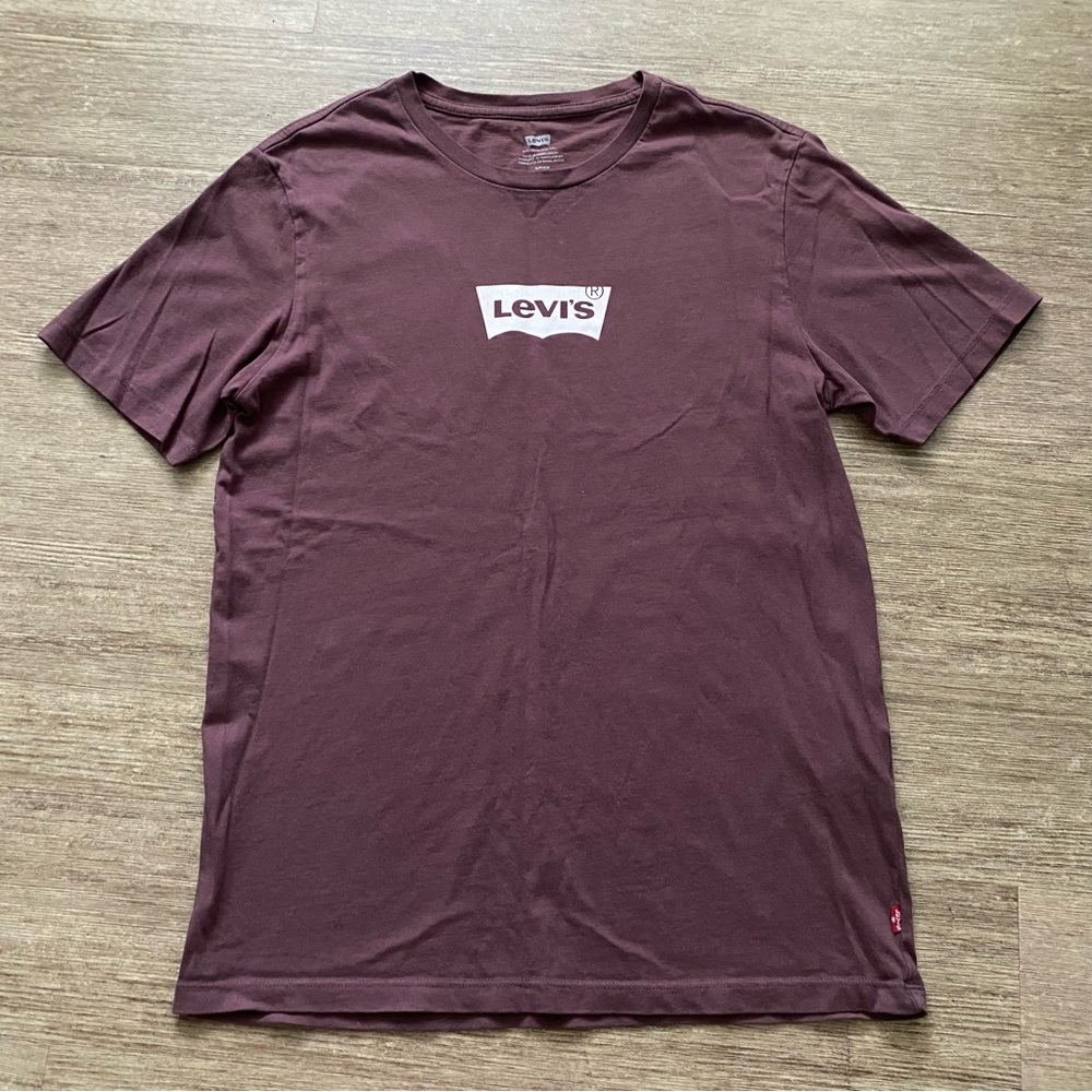 Levi's Signature Men's Maroon Short Sleeve Tee with Back Design